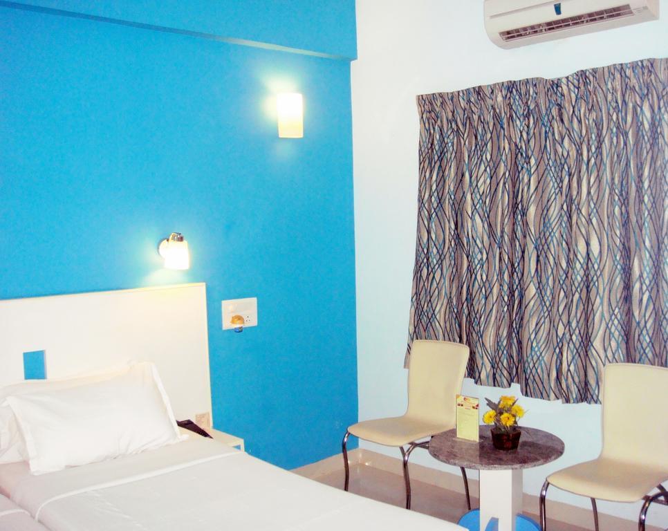 Hotel Pandian Chennai Ngoại thất bức ảnh